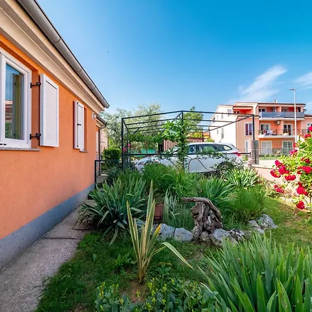 Apartment Grosse In Mit Moeblierter Terrasse Medulin
