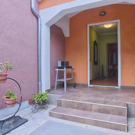 Apartment Grosse In Mit Moeblierter Terrasse